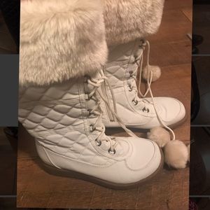 Snow fur boots